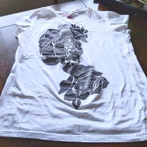 👚NEW*BFD Tshirt w/roses _/B4B